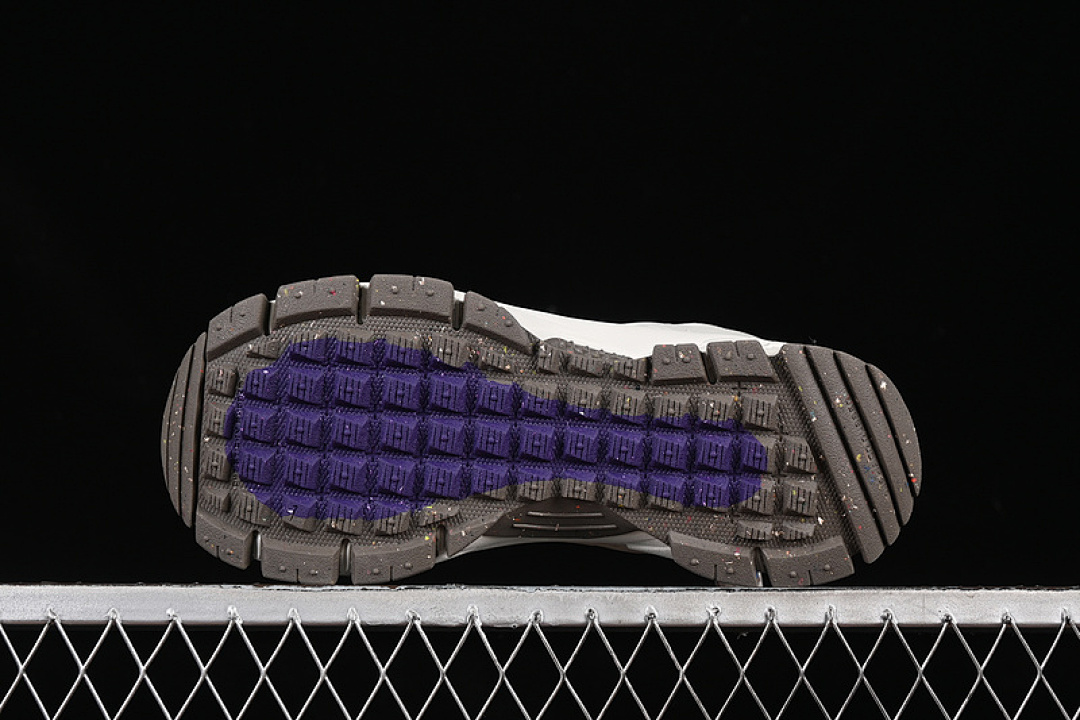 Nike [HQ2181-006]-[ZOOM VOMERO ROAM LIGHT BONE/COURT PURPLE/GUM DARK BROWN/MINK BROWN]-[36-45] - Image 15