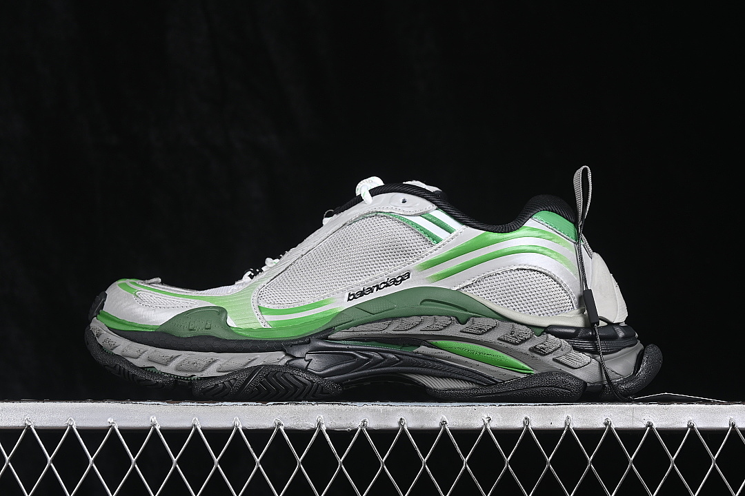 Unbranded [WTRS21133]-[TRIPLE S 2 GRADIENT MESH RUNNING SHOES SILVER/GREEN]-[WOMAN:35-39]-[MAN:40-46], photo 1