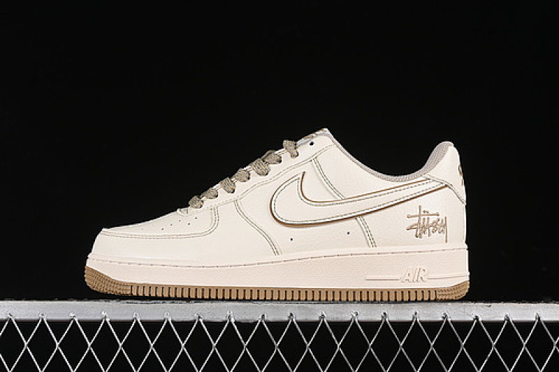 Nike Nike AIR FORCE 1 07 LOW OFF WHITE/BROWN · CW2288-111, photo 1