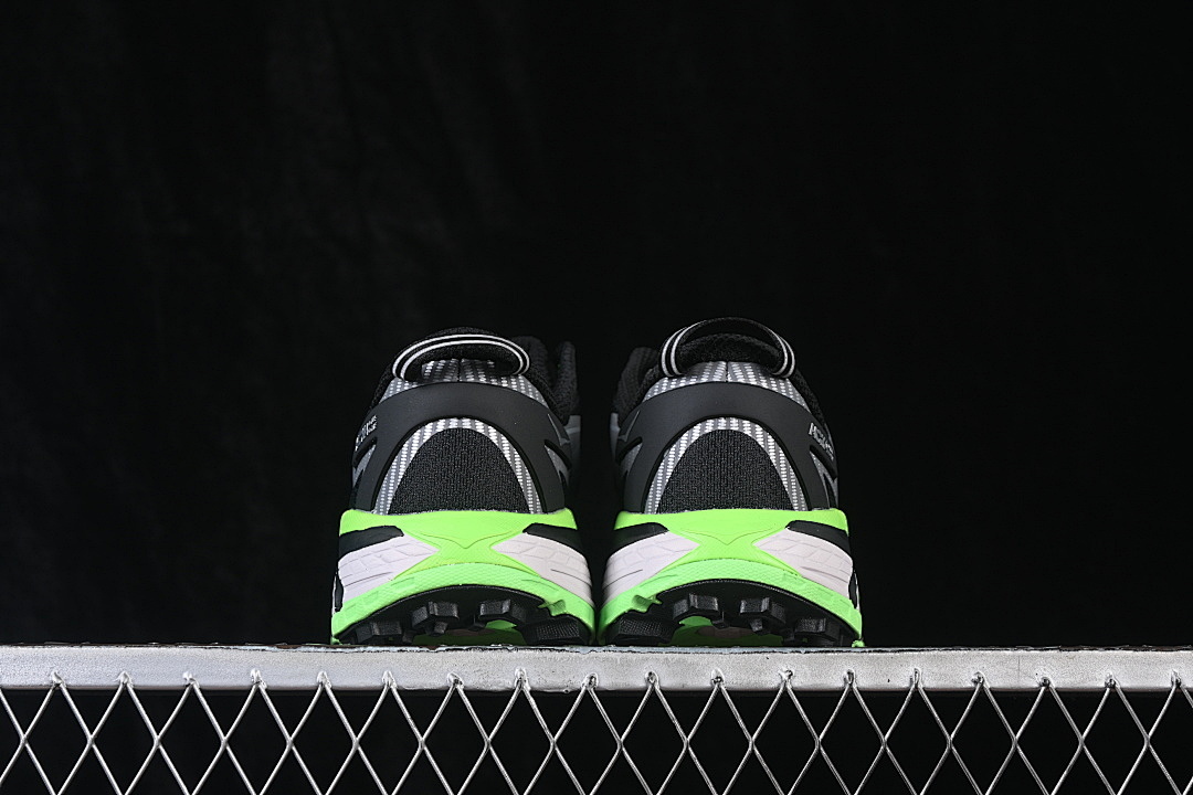Hoka [1126851-BCKLC]-[HOKA ONE RUNNING SHOES BLACK/ELECTRIC GREEN]-[WOMAN:36-39]-[MAN:40-46] - Image 3