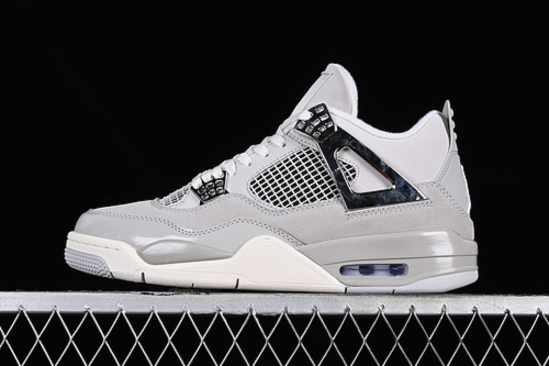 Jordan AIR Jordan 4 RETRO FROZEN MOMENTS WHITE/GREY/SILVER · AQ9129-001, photo 1