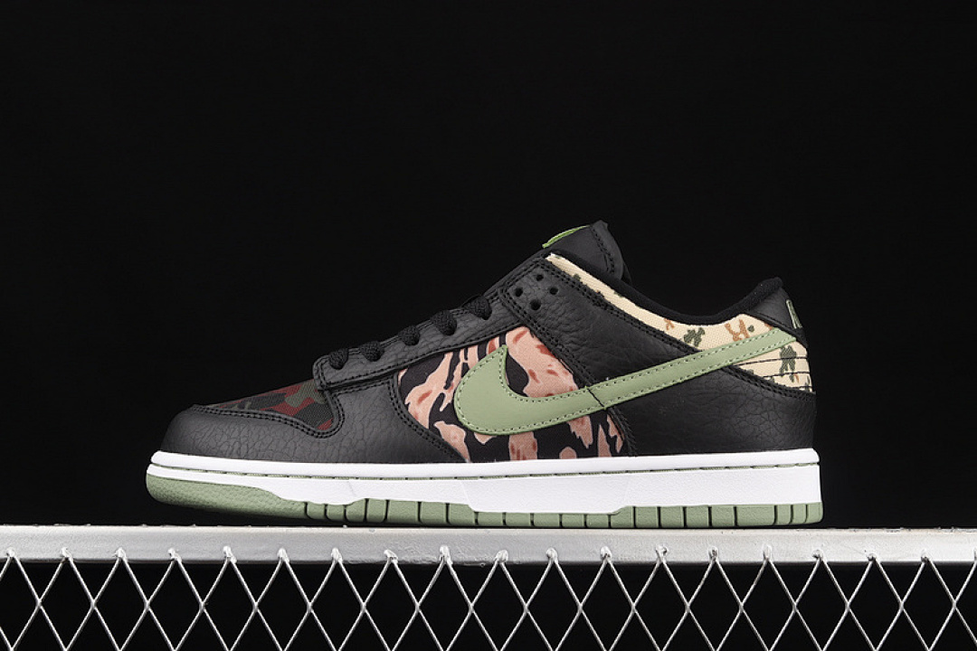 Unbranded [DH0957-001]-[SB DUNK LOW SE BLACK/OIL GREEN/WHITE/TOTAL ORANGE]-[WOMAN:36-39]-[MAN:40-47.5], photo 1