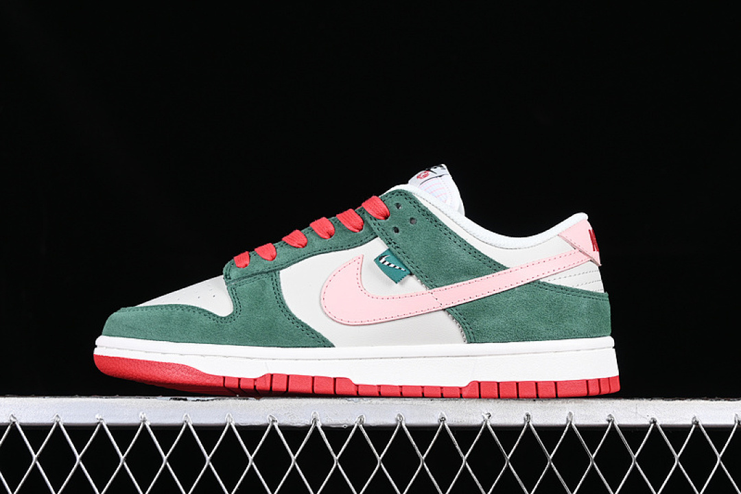 Unbranded [FN8923-061]-[DUNK LOW ALL PETALS UNITED LIGHT BONE/SAIL/FIR GREEN/SAKURA (PINK]), photo 1