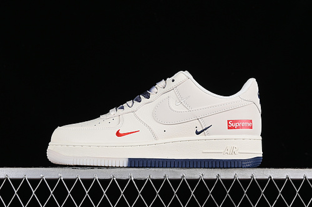 Nike [XZ6188-001]-[AIR FORCE 1 07 LOW SUPREME WHITE/BLUE]-[WOMAN:36-39]-[MAN:40-45], photo 1