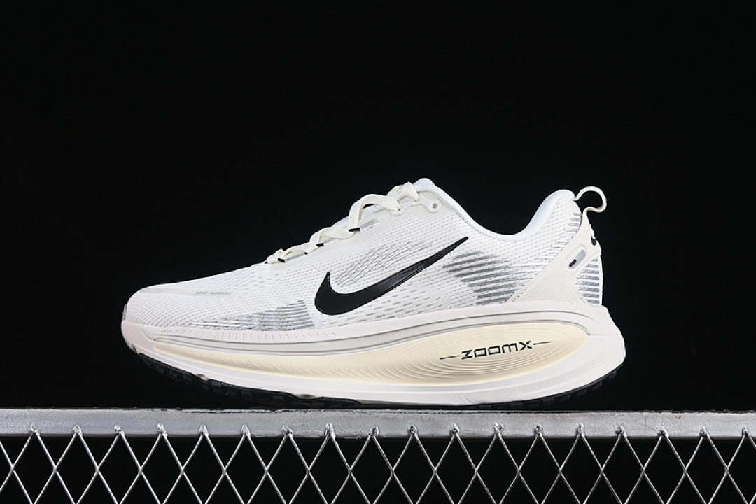 Nike Nike AIR ZOOM VOMERO 18 SUMMIT WHITE/COCONUT MILK/COCONUT MILK/BLACK · HM6803-101, photo 1