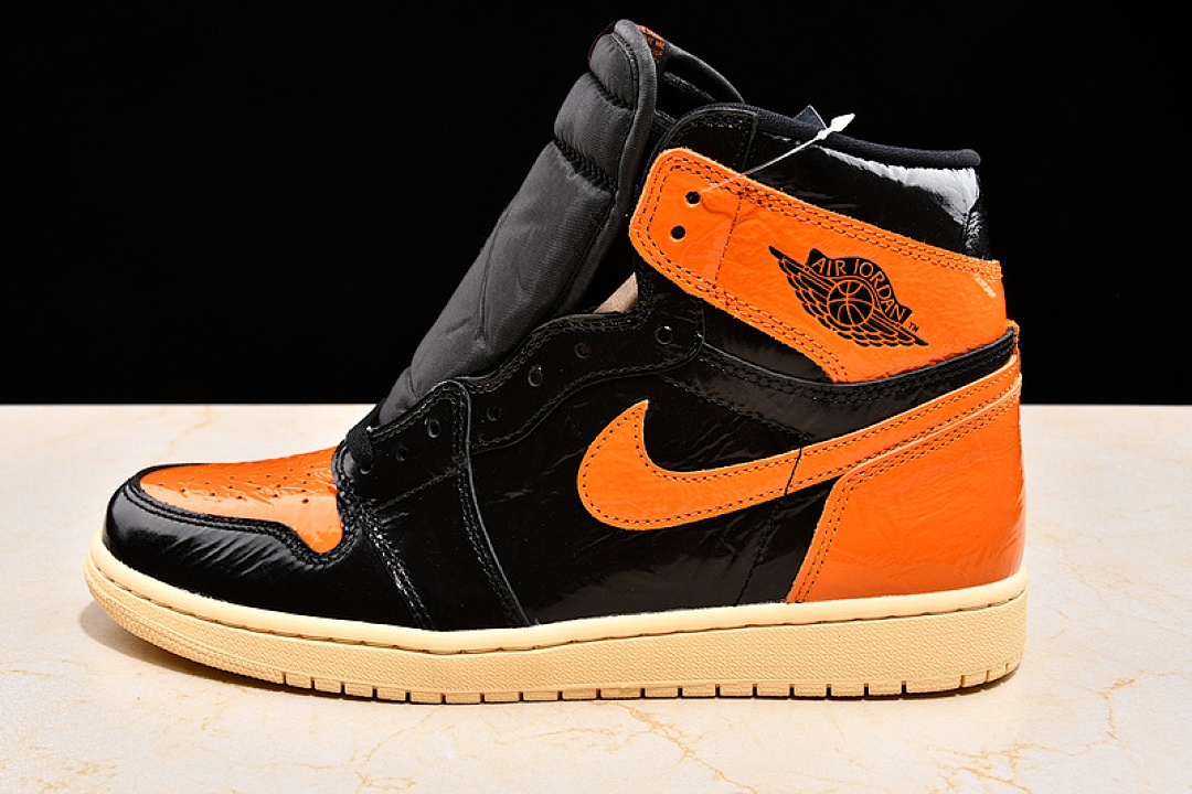 Jordan HUPU AIR Jordan 1 HIGH OG SHATTERED BACKBOARD 3.0 BLACK/ORANGE · 555088-028, photo 1