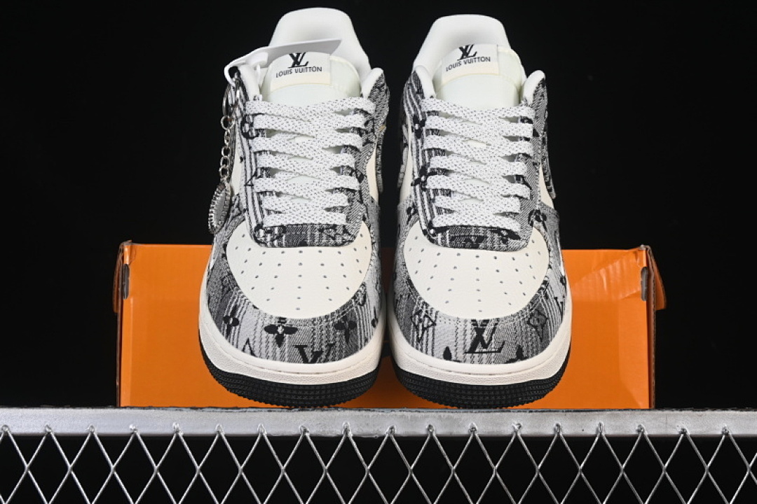 Nike [DF0188-077]-[AIR FORCE 1 07 LOW LV WHITE/GREY/BLACK]-[WOMAN:36-39]-[MAN:40-45] - Image 13