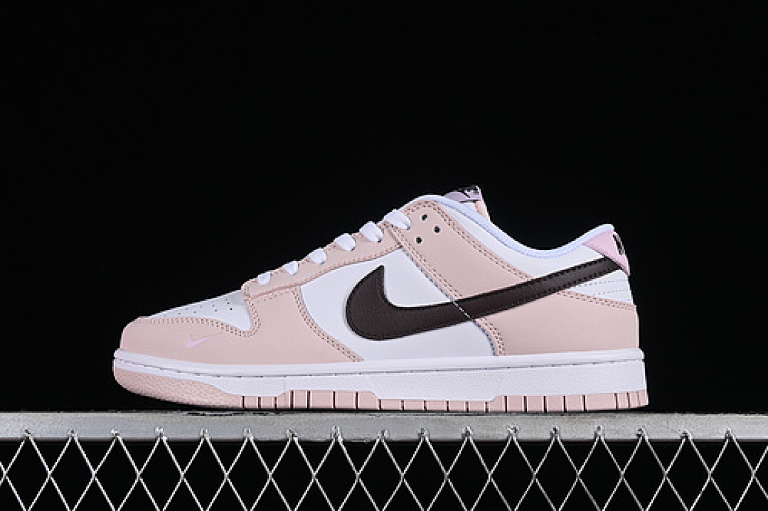 Nike DUNK LOW SB NEAPOLITAN WHITE/BLACK/PINK · HF9990-100, photo 1