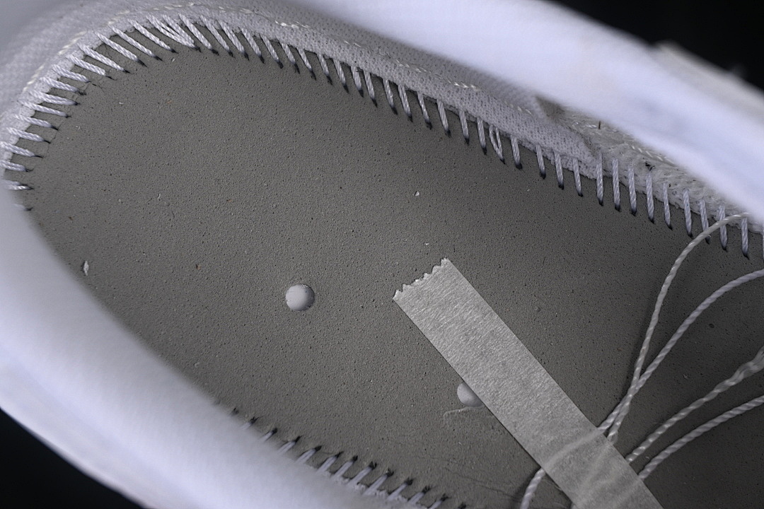 Jordan [TD1228-111]-[TRAVIS SCOTT AIR JORDAN 1 LOW OG WHITE/WHITE/WHITE]-[WOMAN:36-39]-[MAN:40-48.5] - Image 5