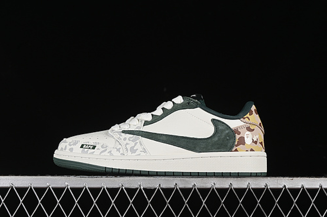 Off-White TRAVIS SCOTT X FRAGMENT DESIGN AIR Jordan 1 LOW OG SP OFF WHITE/GREEN/BROWN · JH6088-614, photo 1