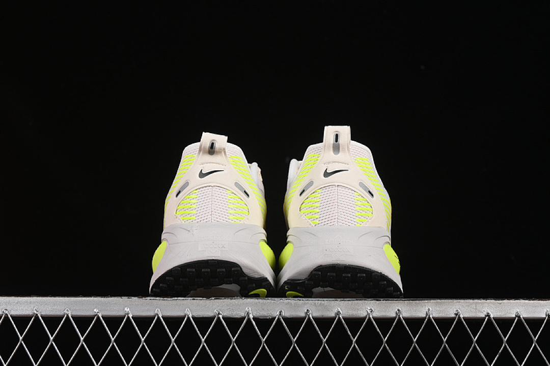 Nike [HQ2157-003]-[AIR ZOOM VOMERO 18 WHITE/GREEN/ORANGE]-[WOMAN:36-39]-[MAN:40-46] - Image 14
