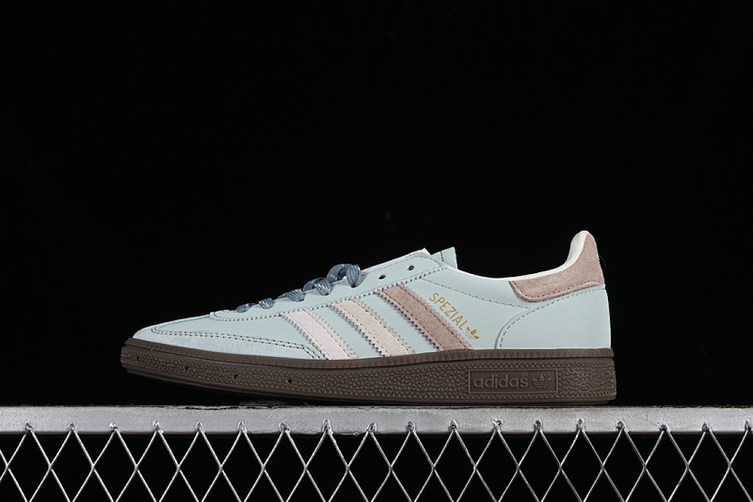 Kith [IH2623]-[KITH HANDBALL SPEZIAL CLASSICS PROGRAM AMAZON GREEN]-[WOMAN:35-39]-[MAN:40-45], photo 1