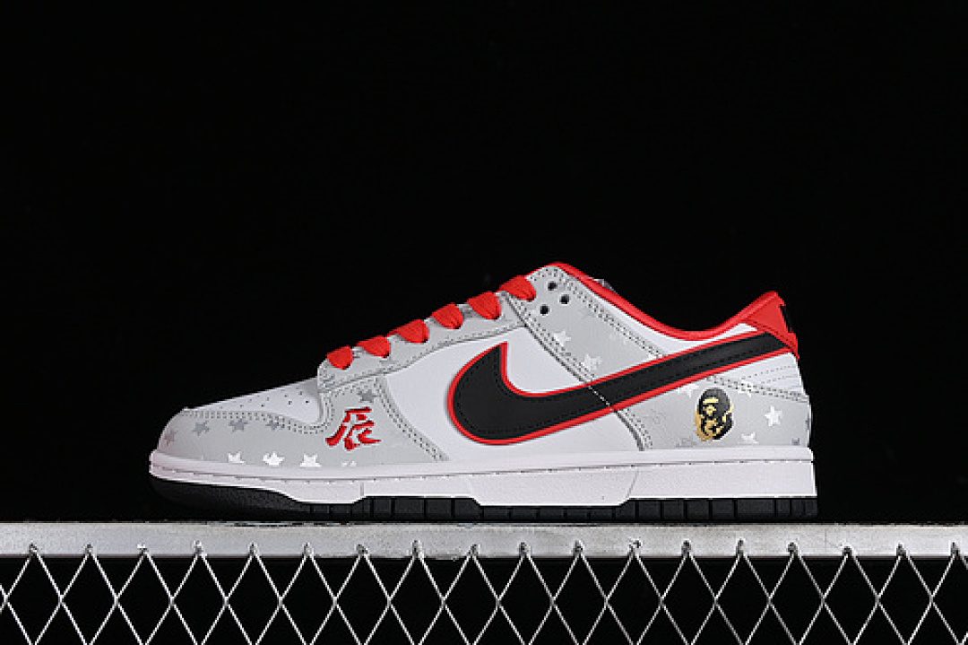 Bape [DQ1098-367]-[SB DUNK LOW BAPE WHITE/GREY/BLACK/RED/GOLD]-[WOMAN:36-39]-[MAN:40-45], photo 1