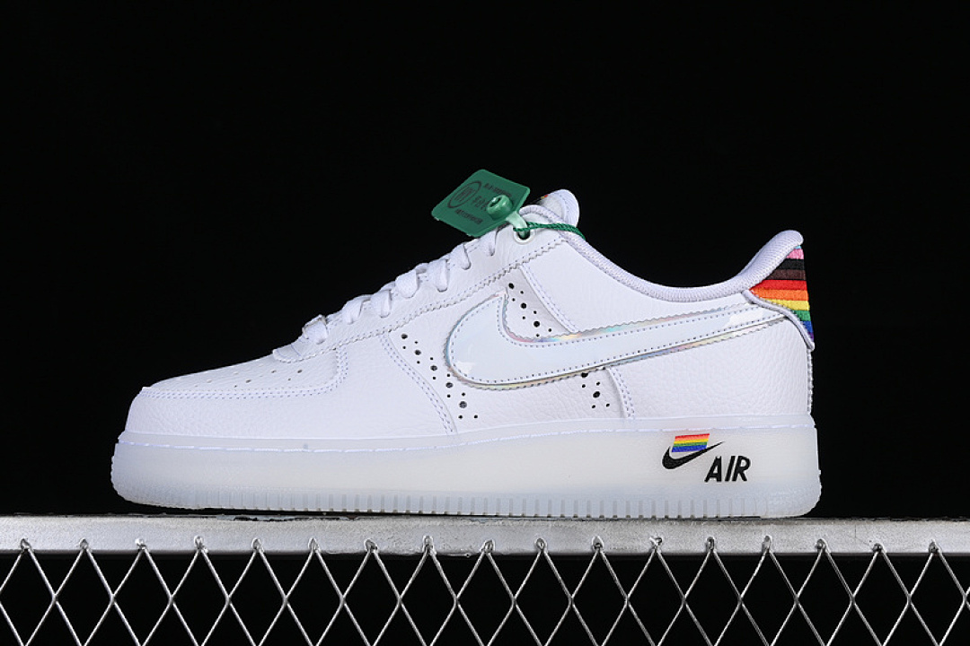 Nike [CV0258-100]-[AIR FORCE 1 07 LOW BETRUE WHITE/SILVER/IRIDESCENCE]-[WOMAN:36-39]-[MAN:40-45], photo 1