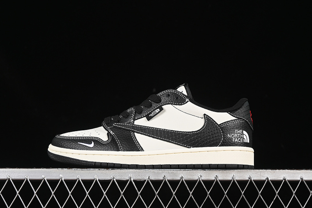 Jordan AIR Jordan 1 LOW WHITE/BLACK · XZ5749-007, photo 1