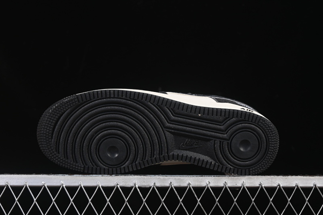 Nike [DX1888-097]-[AIR FORCE 1 07 LOW CASUAL SNEAKERS BLACK/WHITE]-[WOMAN:36-39]-[MAN:40-45] - Image 14