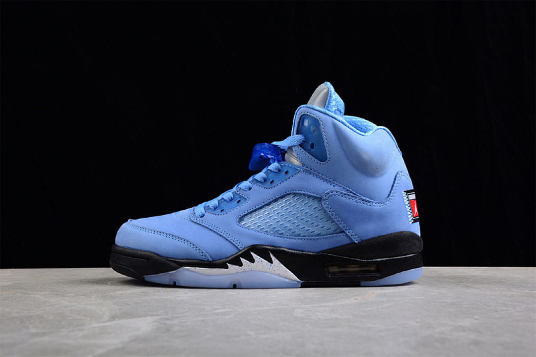 Jordan [DV1310-401]-[AIR JORDAN 5 UNC UNIVERSITY BLUE/BLACK-WHITE]-[MAN:40-47.5], photo 1