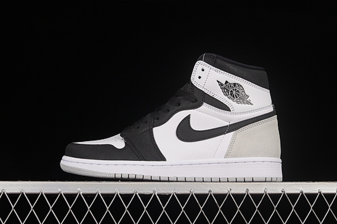 Jordan [555088-108]-[AIR JORDAN 1 HIGH BLACK/WHITE/GREY]-[MAN:40-47.5], photo 1