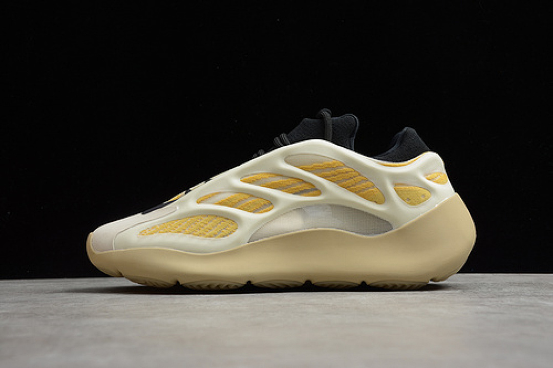 Adidas [G54853]-[YEEZY 700 V3 SRPHYM BEIGE/BLACK/YELLOW]-[WOMAN:36-39]-[MAN:40-47], photo 1