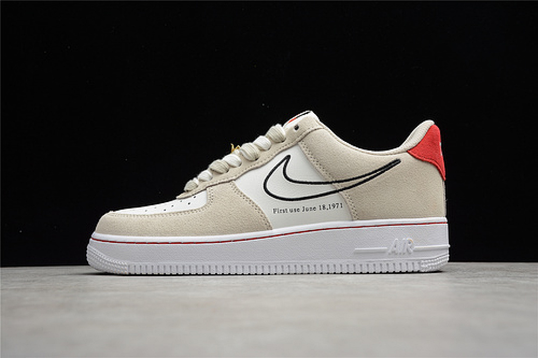 Nike [DB3597-100]-[AIR FORCE 1 LOW 07 LV8 FIRST USE LIGHT STONE/BLACK/SAIL/UNIVERSITY (RED]), photo 1