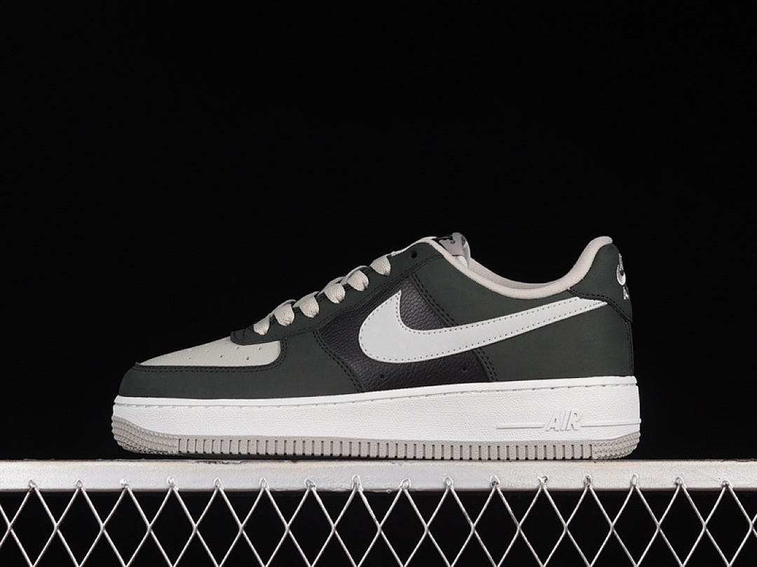 Nike [CW6817-777]-[AIR FORCE 1 LOW 07 BLACK/GREY/WHITE]-[WOMAN:36-39]-[MAN:40-45], photo 1