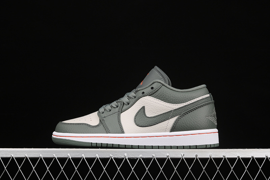 Jordan AIR Jordan 1 LOW MILITARY GREEN/WHITE/BLACK · 553558-121, photo 1