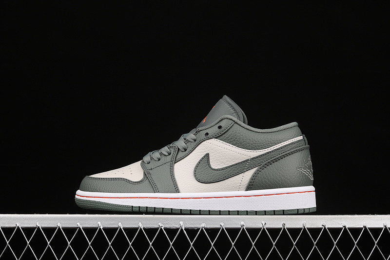 Jordan AIR Jordan 1 LOW MILITARY GREEN/WHITE/BLACK · 553558-121, photo 1