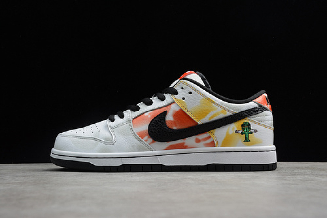 Nike SB DUNK LOW RAYGUN TIE-DYE WHITE/ORANGE FLASH · BQ6832-101, photo 1