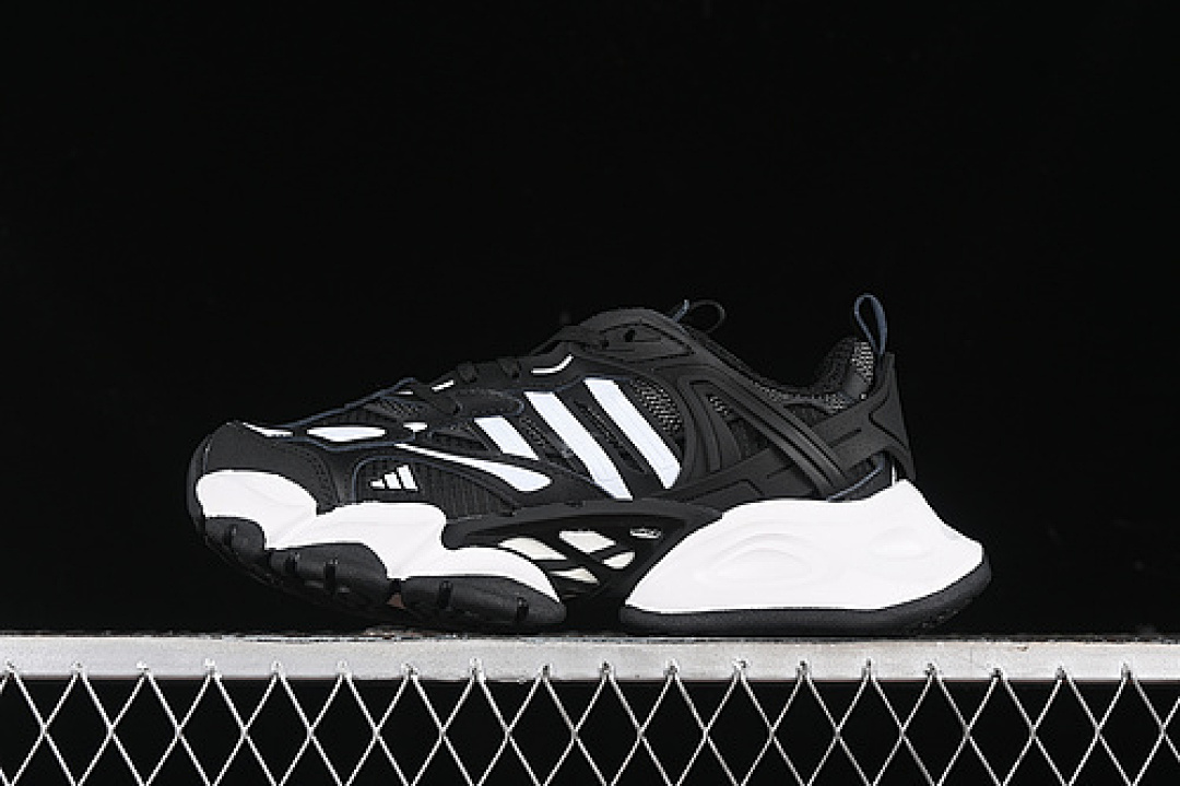 VENTO XLG DELUXE BLACK/WHITE · IH0071, photo 1