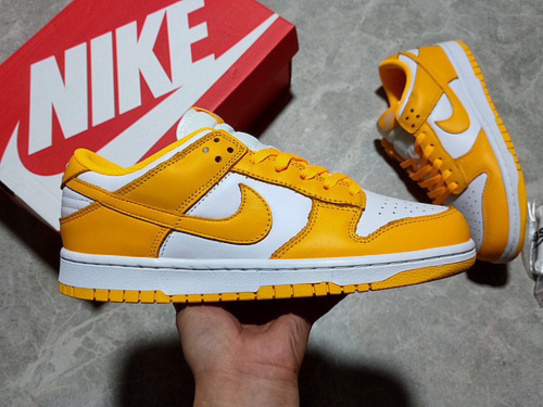 Unbranded [DD1503-800]-[SB DUNK LOW LASER ORANGE/LASER ORANGE/SAIL]-[WOMAN:36-39]-[MAN:40-47.5], photo 1