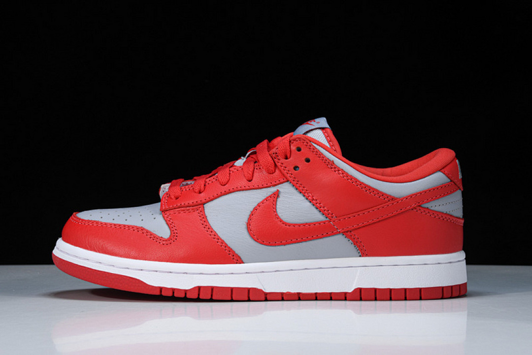 Nike SB DUNK LOW SP UNIVERSITY RED/GREY/WHITE · DD1391-002, photo 1