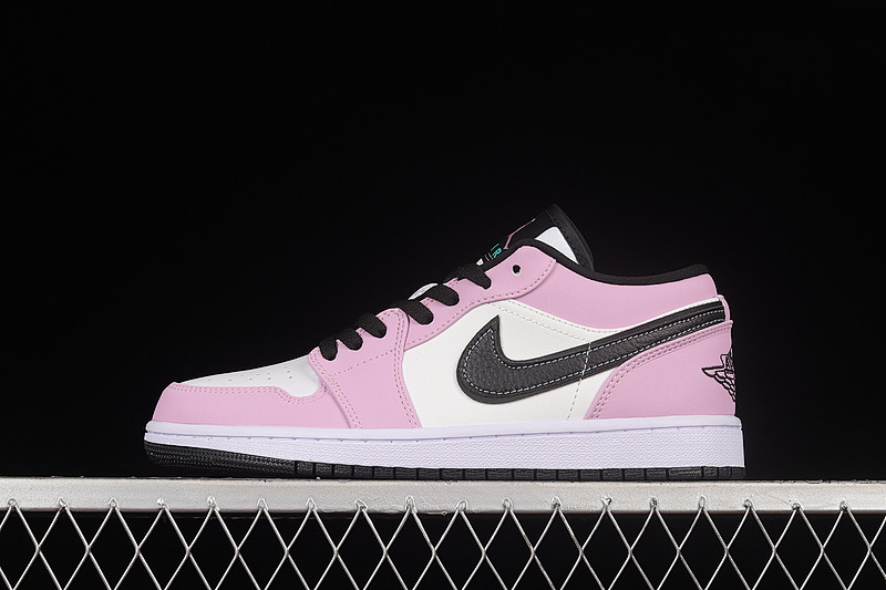Jordan AIR Jordan 1 LOW PINK/WHITE/BLACK · CK3022-503, photo 1