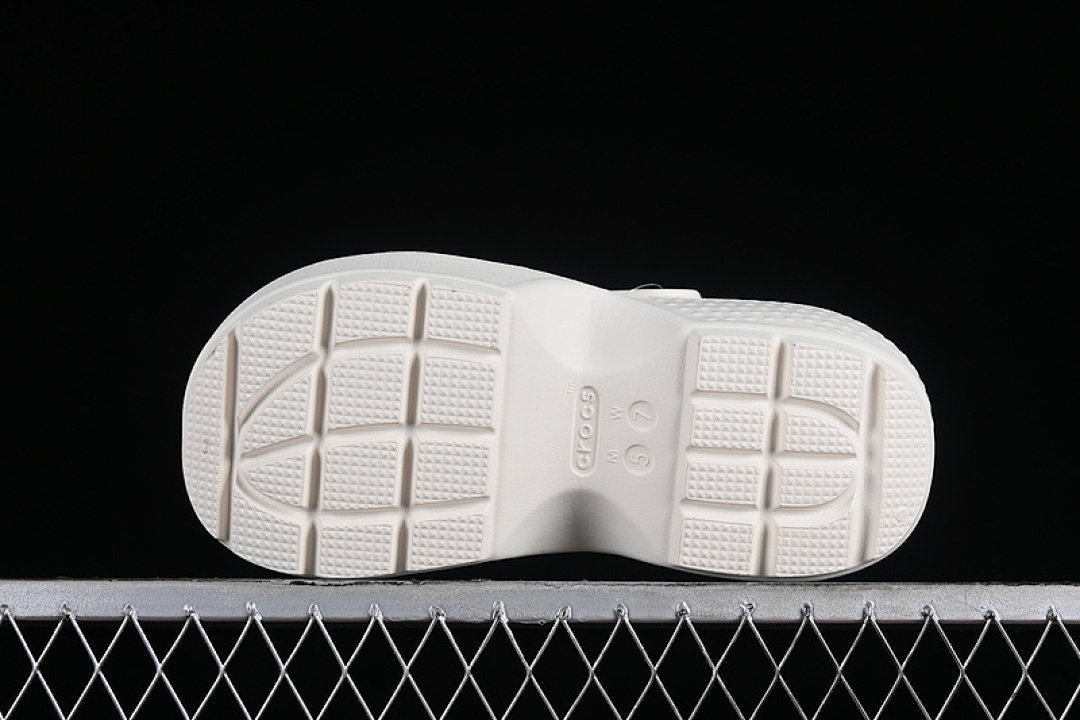 Crocs [CROCS CLASSIC CLOG WHITE]-[WOMAN:34-40] - Image 11