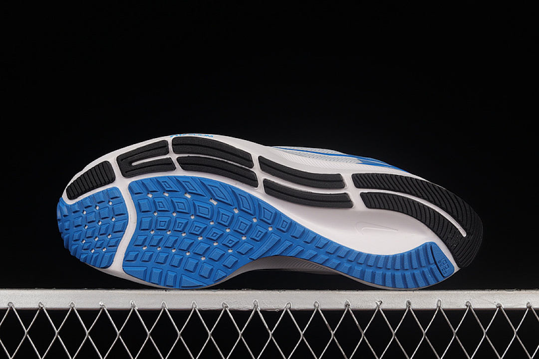 Nike [CW7356-009]-[AIR ZOOM PEGASUS 38 PURE PLATINUM/BLACK/DUTCH BLUE/PHOTO BLUE]-[MAN:39-45] - Image 3
