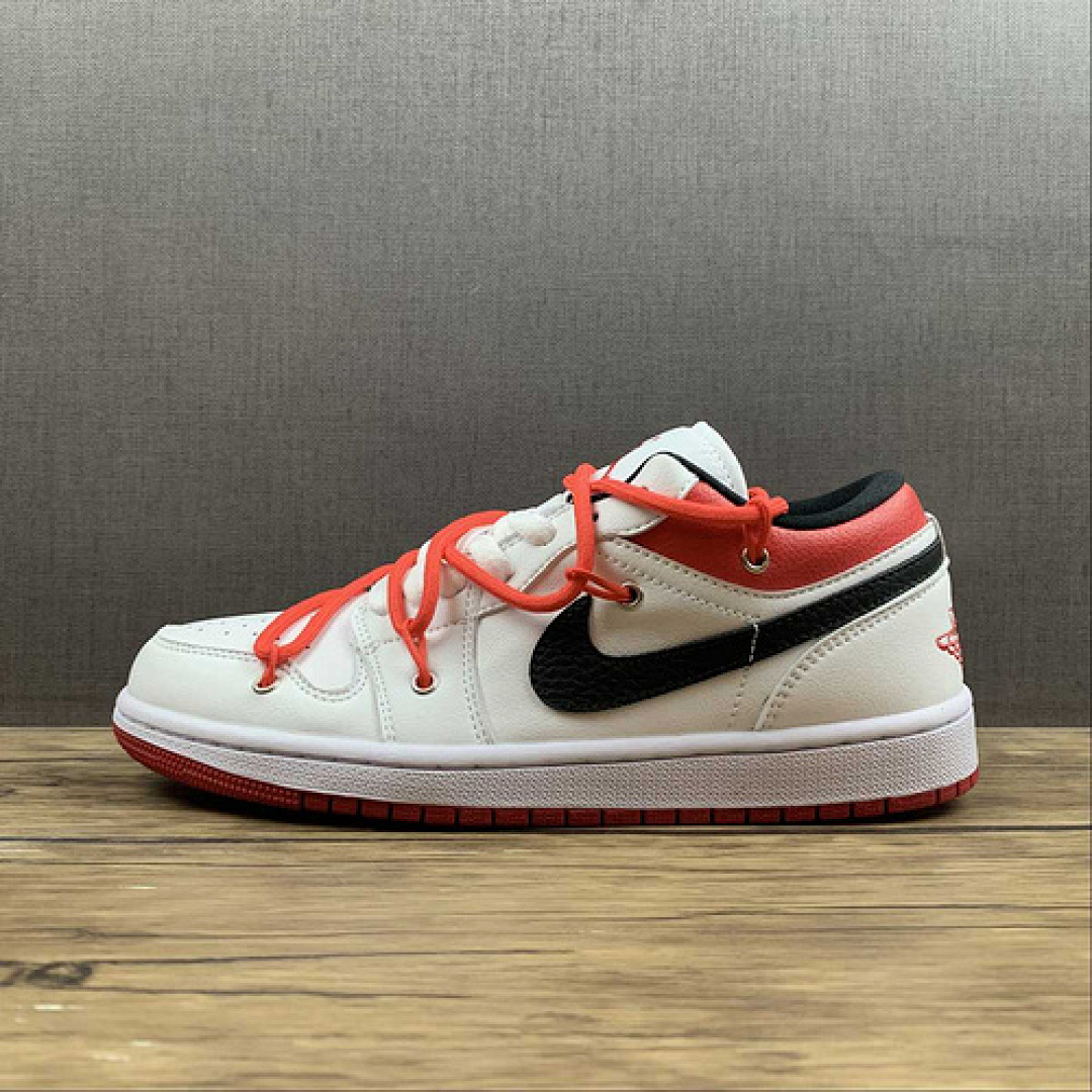 Jordan [553558-118]-[JORDAN 1 LOW WHITE/UNIVERSITY RED/BLACK]-[WOMAN:36-39]-[MAN:40-46], photo 1