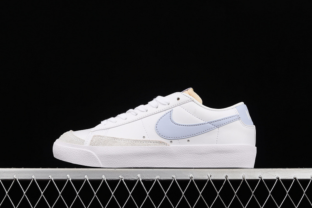 Unbranded [DC4769-103]-[BLAZER LOW 77 WHITE/WHITE/WHITE/GHOST]-[WOMAN:36-39]-[MAN:40-45], photo 1