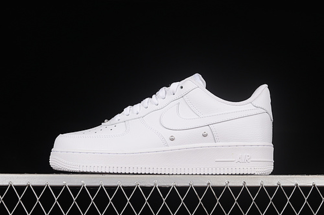 Nike [DQ0231-100]-[AIR FORCE 1 07 LOW WHITE/WHITE/WHITE]-[WOMAN:36-39]-[MAN:40-45], photo 1