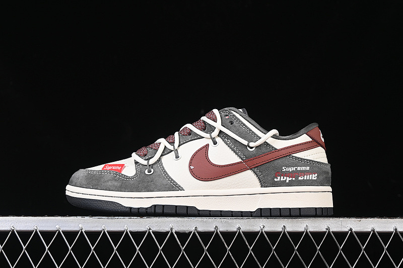 Supreme Nike SB DUNK LOW SUPREME WHITE/GREEN/BROWN · XS1186-102, photo 1