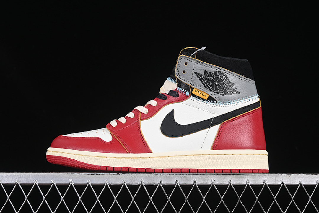 Jordan UNION X AIR Jordan 1 RETRO HIGH VARSITY RED/BLACK/SAIL/SHADOW GREY/MUSLIN · HV8563-600, photo 1