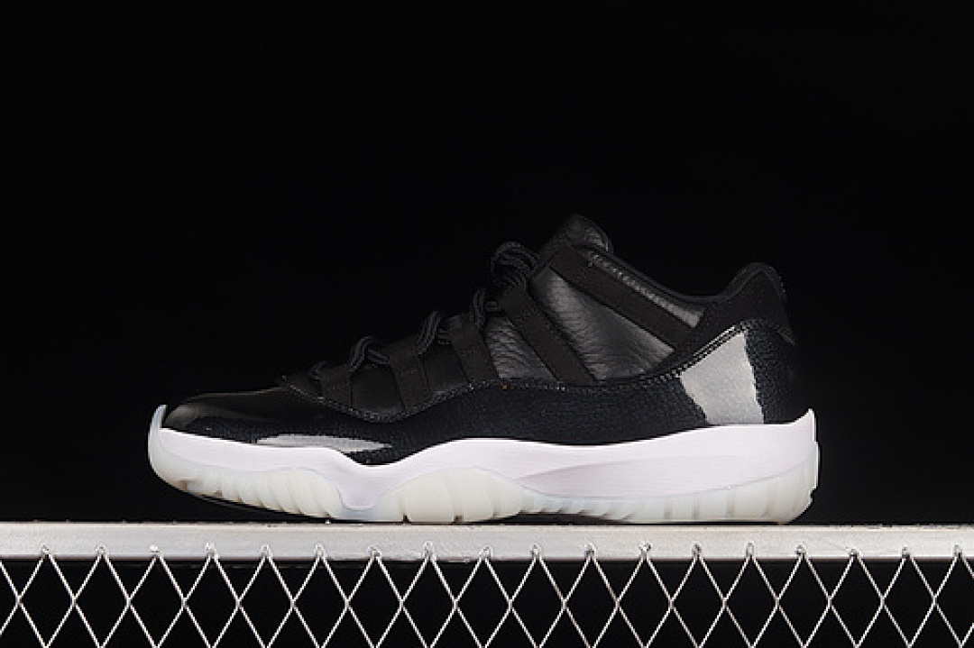 Jordan AIR Jordan 11 RETRO LOW BLACK/BLACK/WHITE · AV2187-001, photo 1