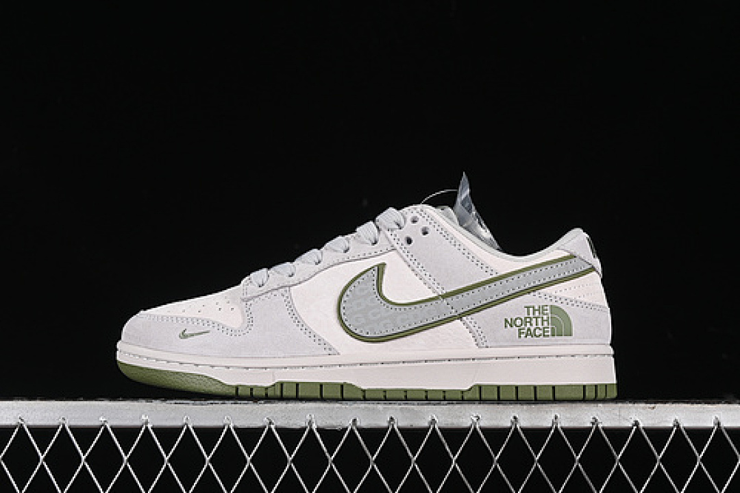 Comme des Garcons [DQ1098-397]-[SB DUNK LOW CDG WHITE/GREY/GREEN]-[WOMAN:36-39]-[MAN:40-45], photo 1