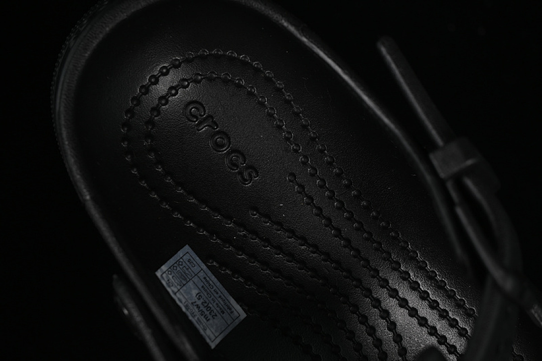 Crocs [CROCS CLASSIC SIMPLE CASUAL BEACH HOLE SLIPPERS SANDALS BLACK]-[WOMAN:34-40] - Image 3