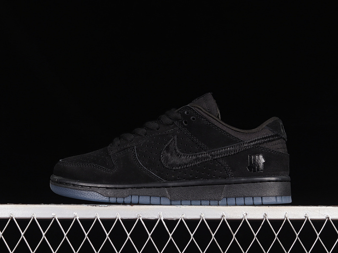 Undefeated Nike UNDEFEATED SB DUNK LOW BLACK/BLACK/BLACK · DO9329-001, photo 1