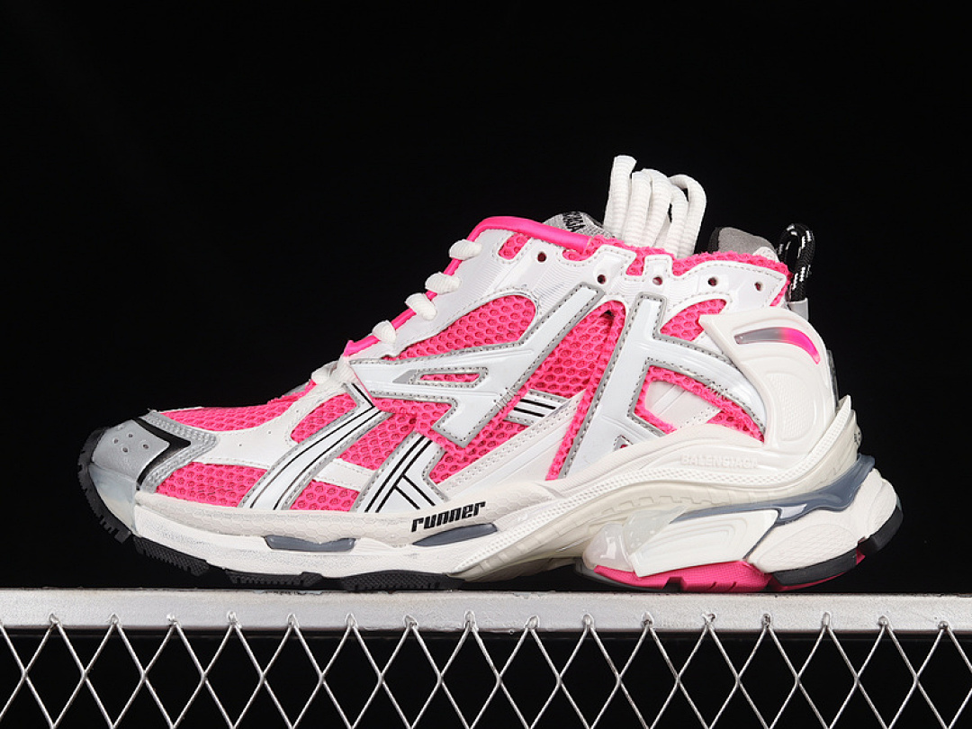Kith [W3RB61264]-[BA*LEN*CIAGA RUNNER KITH FOUR.COLOR 7.0 21SS GREY/PINK/BLACK]-[UNISEX:35-46], photo 1