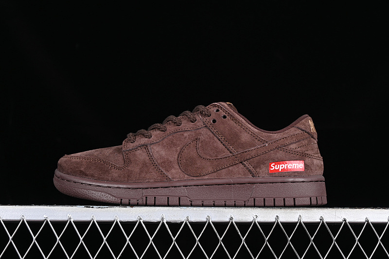 Supreme Nike SUPREME X SB DUNK LOW DARK BROWN · FC1688-120, photo 1