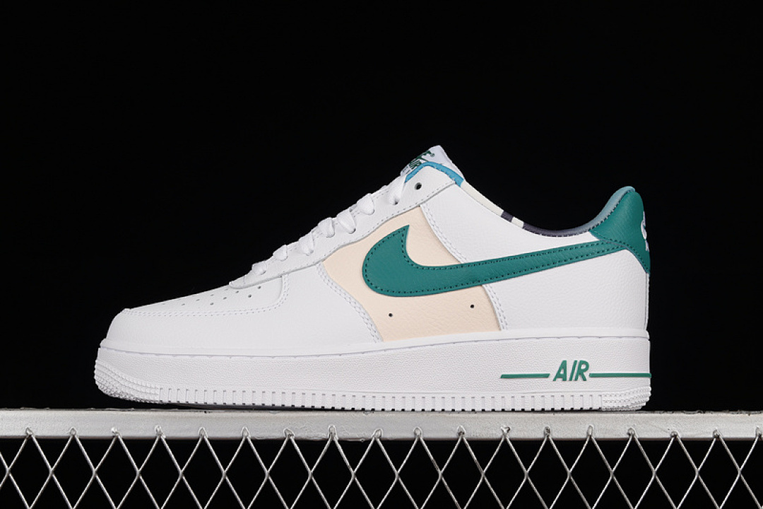 Nike Nike AIR FORCE 1 LOW EMB WHITE/MALACHITE-PEARL WHITE · DM0109-100, photo 1