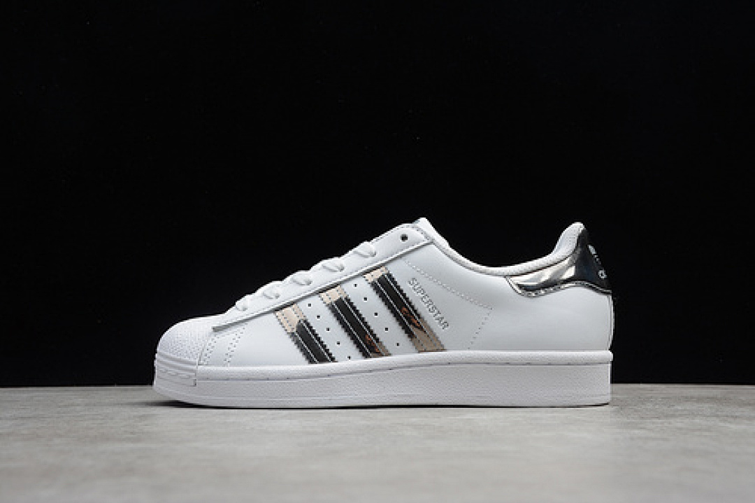 Adidas SUPERSTAR SHOES WHITE/MIRROR SILVER · FX4272, photo 1