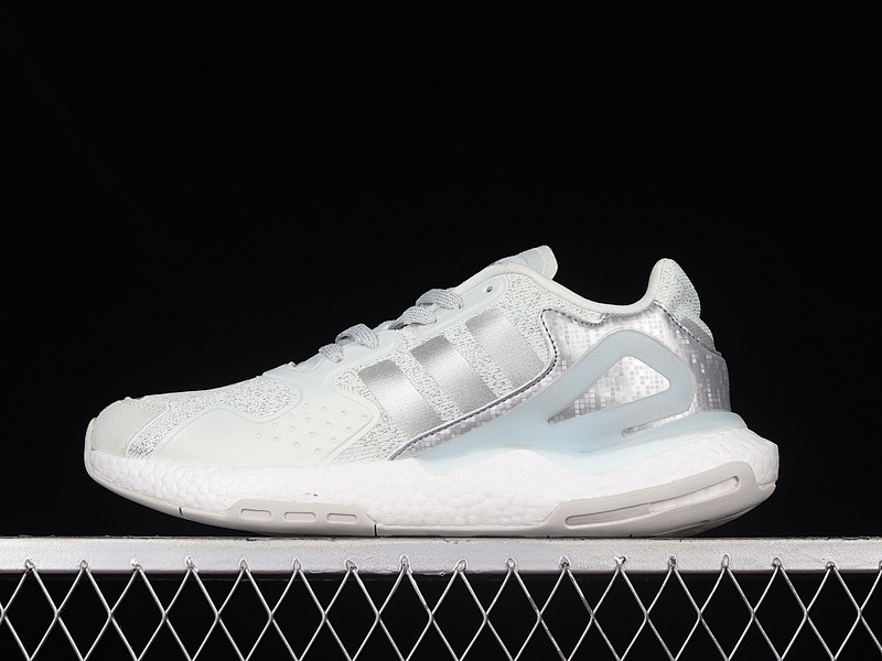 DAY JOGGER 2020 BOOST CLOUD WHITE/SILVER/CLOUD WHITE · FX6171, photo 1