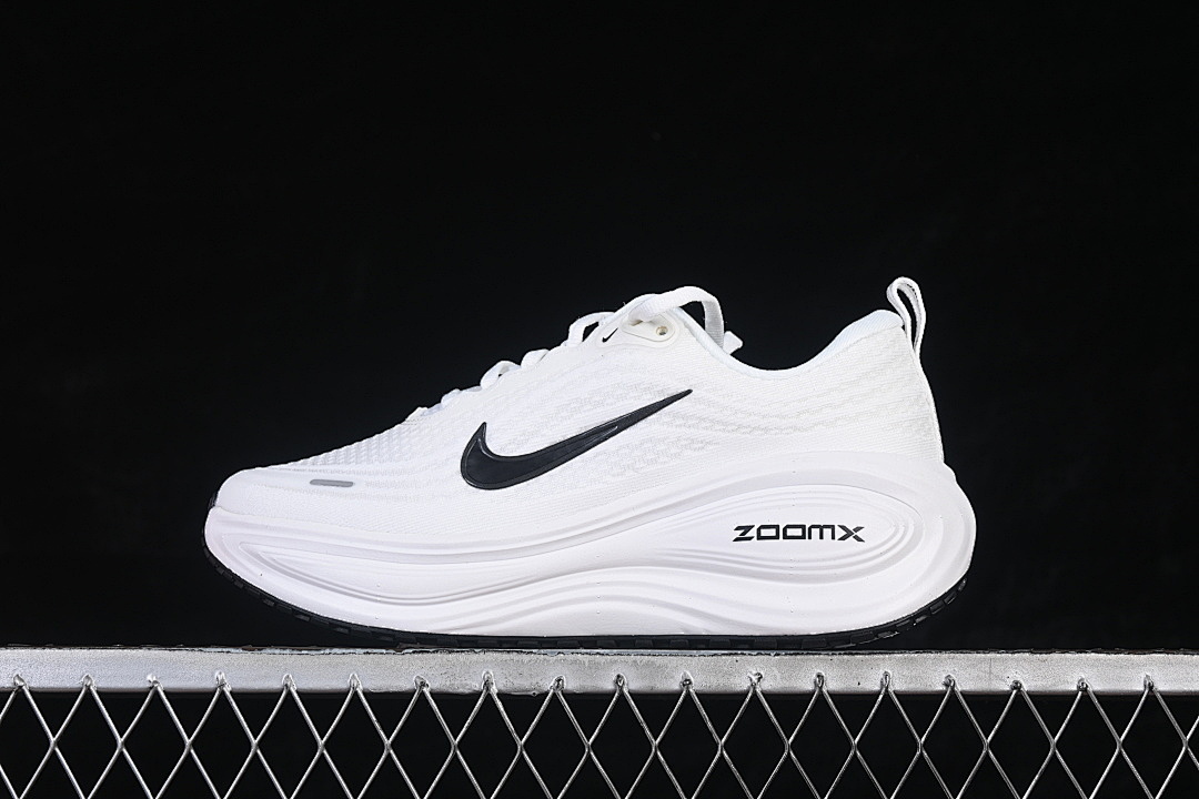 Nike Nike AIR ZOOM VOMERO PLUS AIR CUSHION SHOES WHITE/BLACK · HV8150-101, photo 1