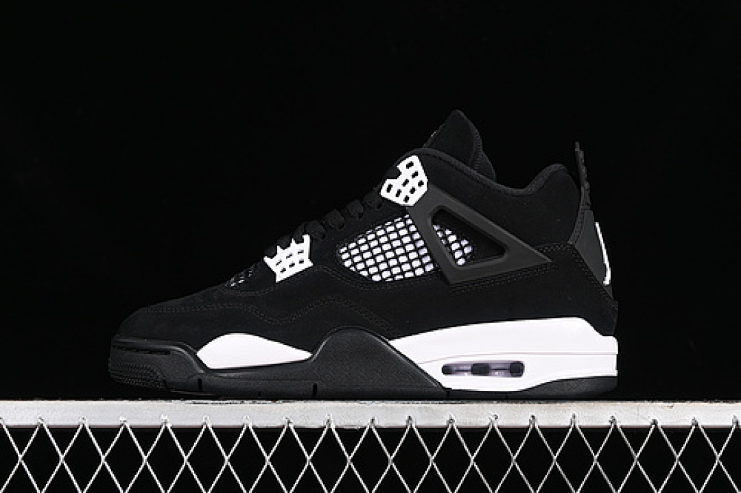 Jordan [FQ8138-001]-[AIR JORDAN 4 RETRO WHITE THUNDER BLACK/WHITE/BLACK]-[WOMAN:36-39]-[MAN:40-47.5], photo 1